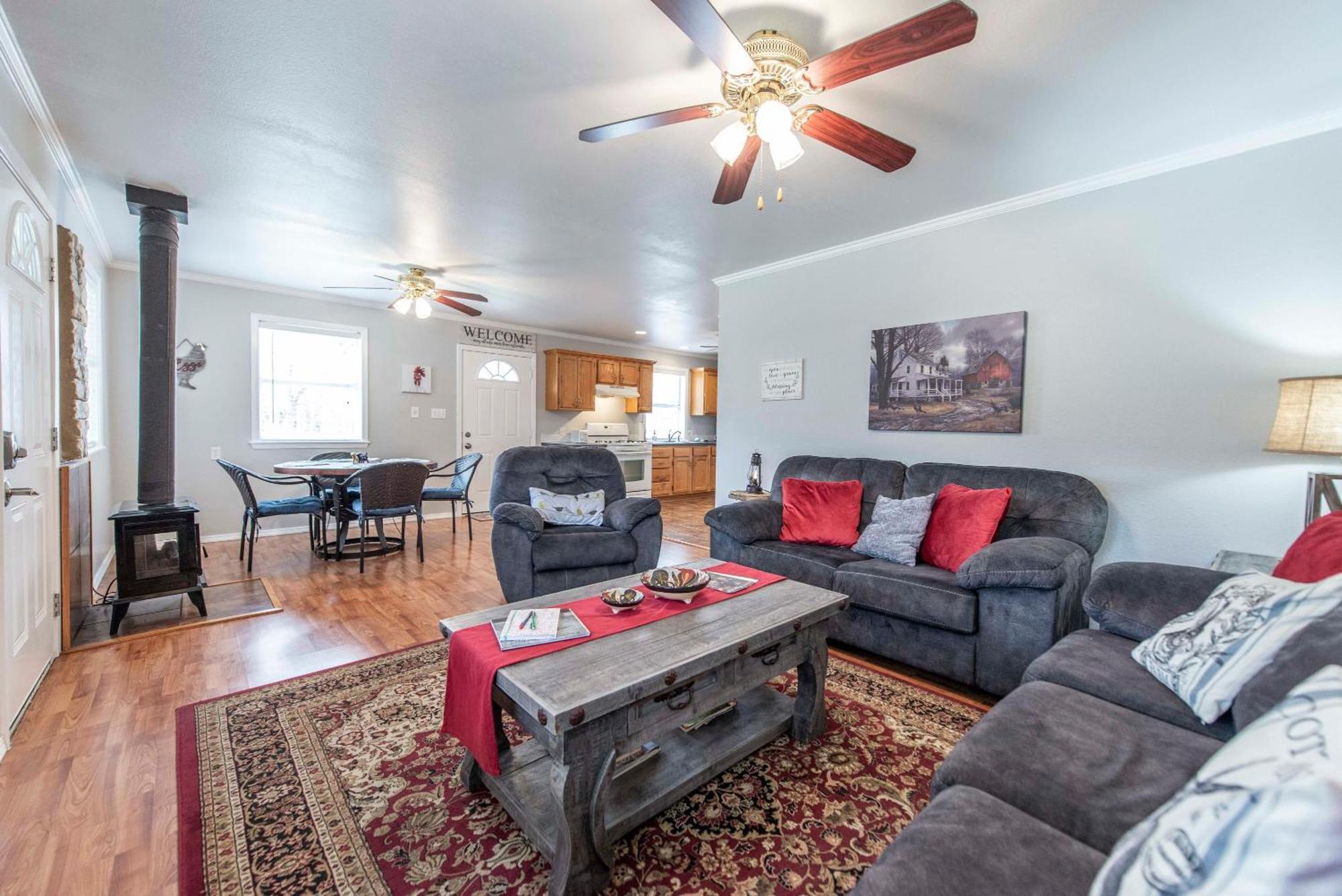 Songbird Haven Cozy Country Getaway Ferienhaus *