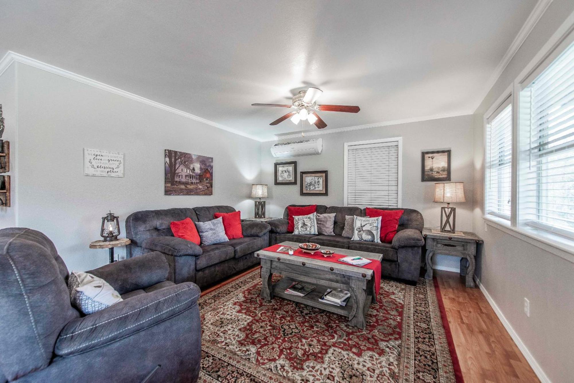 Songbird Haven Cozy Country Getaway Ferienhaus *